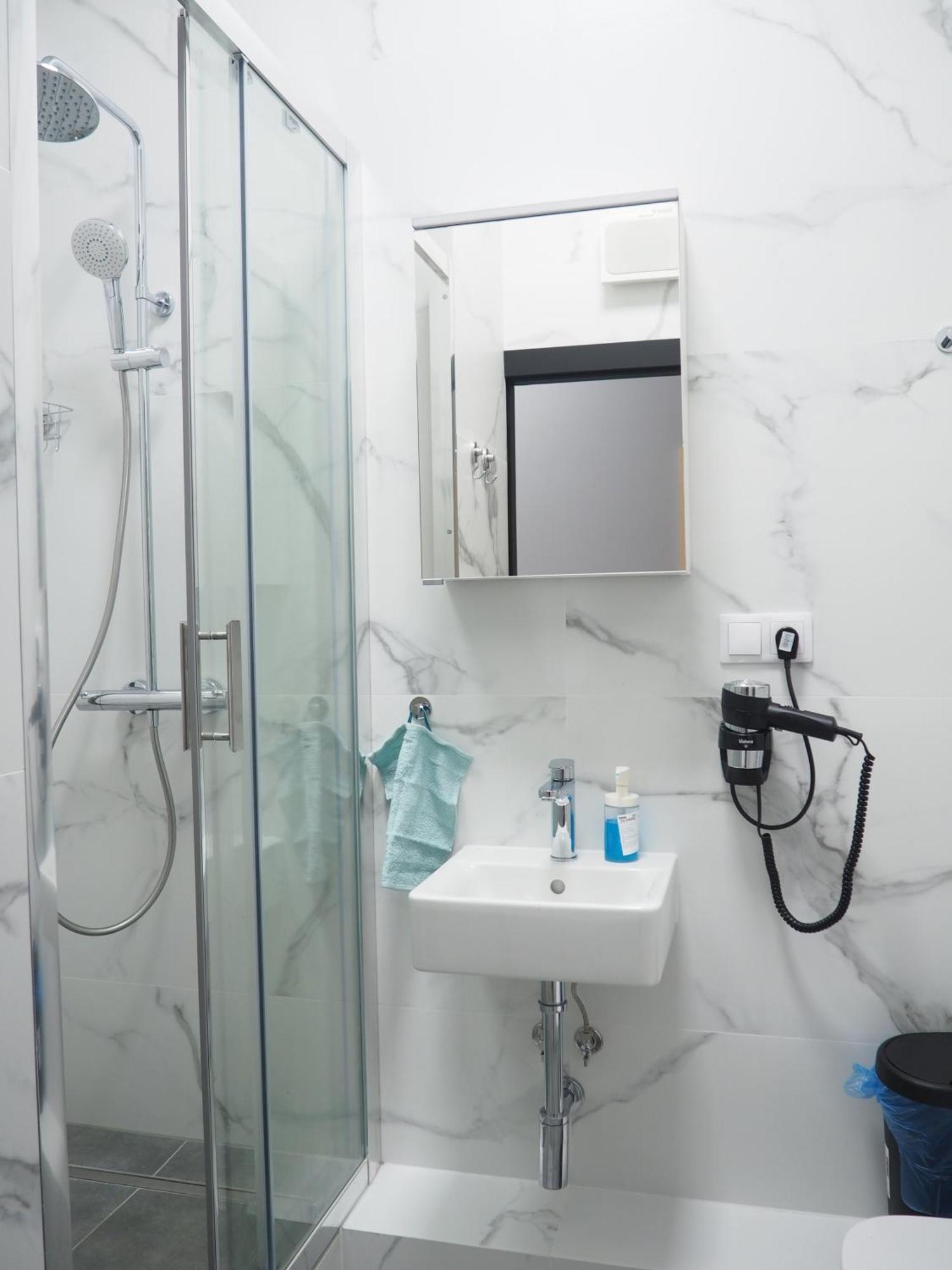 Sleep & Go A13 Apartment วอร์ซอ ภายนอก รูปภาพ